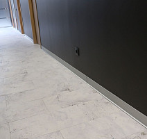 Внутренний угол для алюминиевого плинтуса Русский профиль